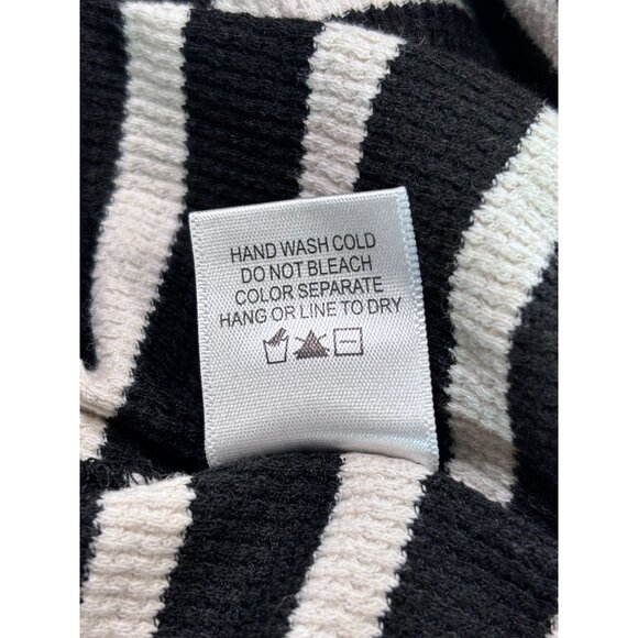 Kirious Los Angeles Striped Black & White Knit Shorts L Polyester Rayon Spandex - Picture 6 of 10